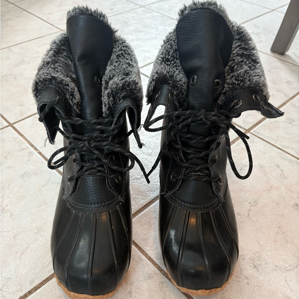 Sporto winter boots, size 8.